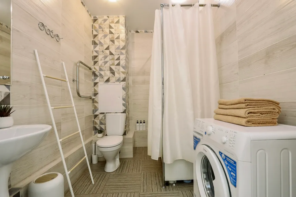 4 Угла: Тот самый ЖК колизей на набережной, М.Горького, 150