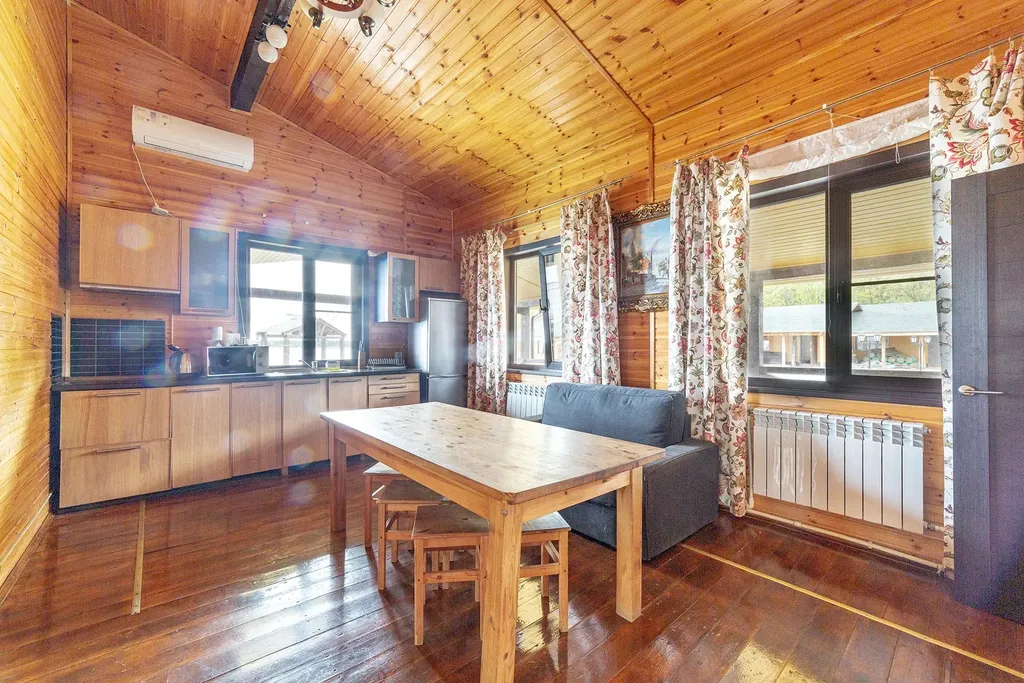 Комфортабельный коттедж с видом на озеро