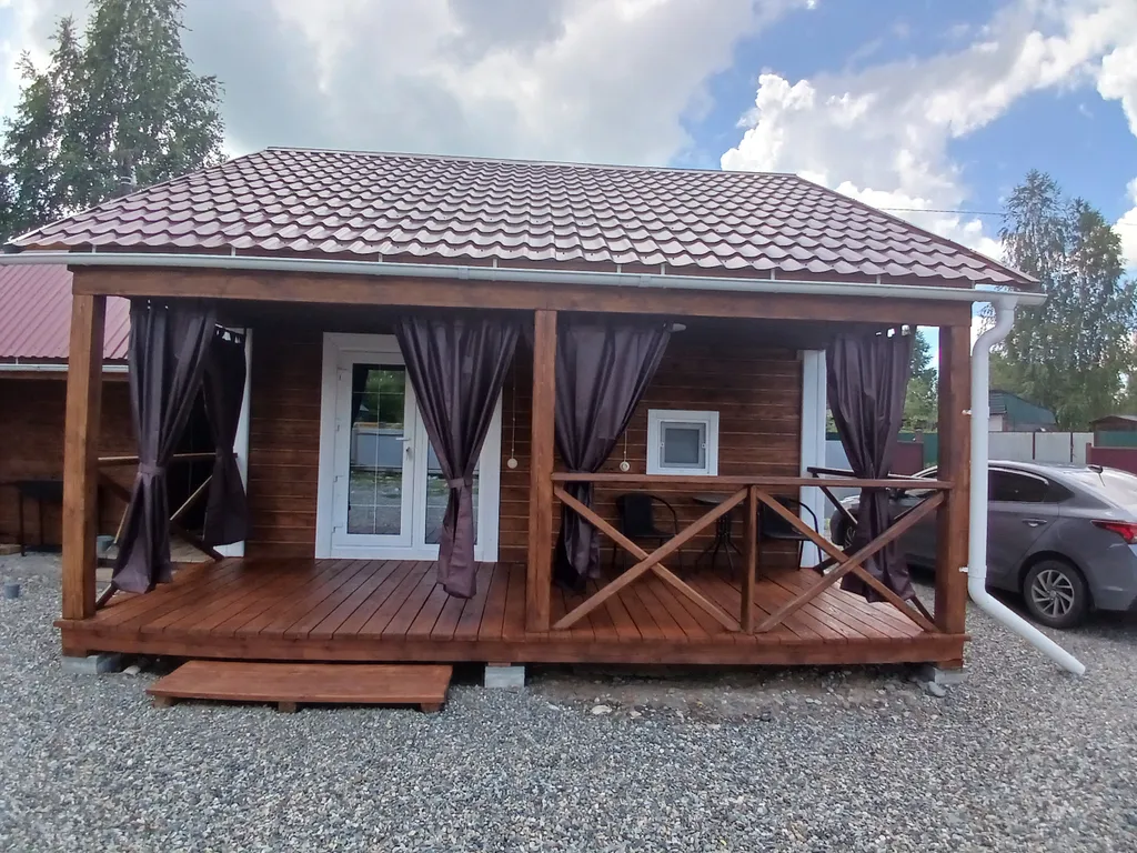 Благоустроенный коттедж с террасой