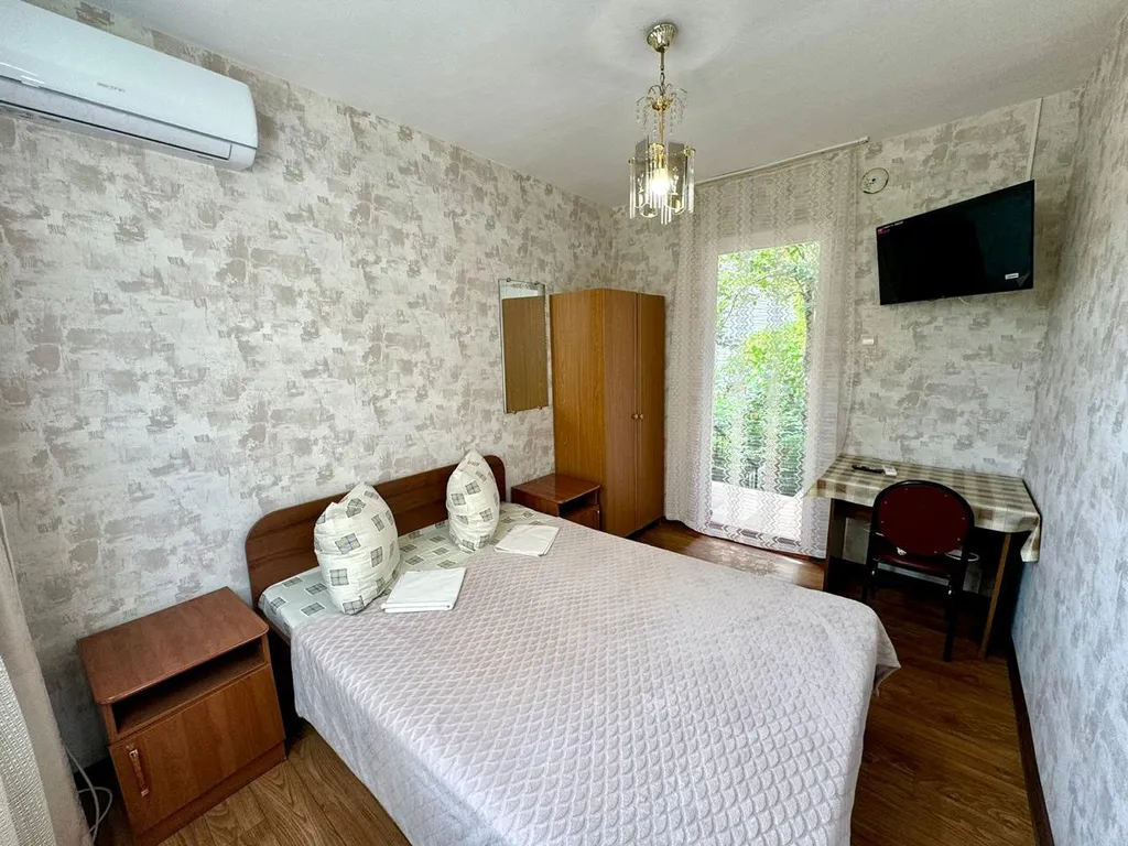 Квартира Улучшенный номер с 1 двуспальной кроватью — аренда посуточно в Геленджик