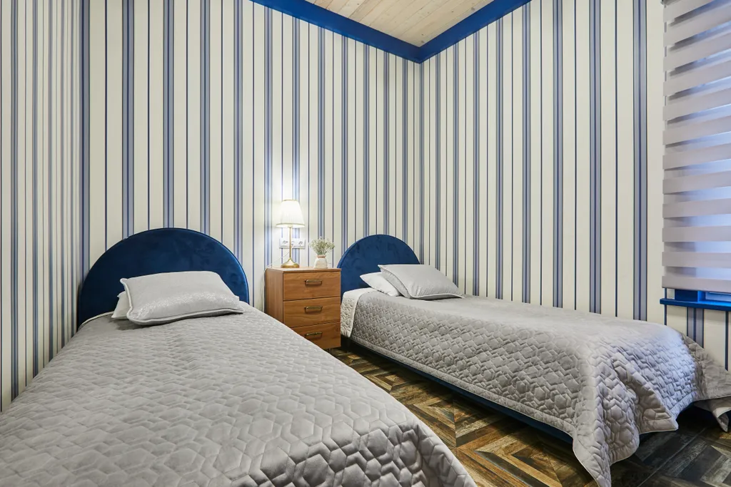 Большой коттедж с 5 спальнями, камином и террасой, Василек