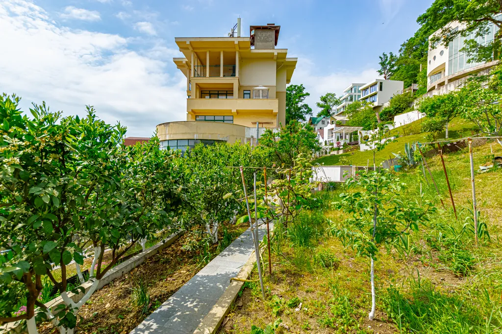 Дом с великолепным видом на море и горы