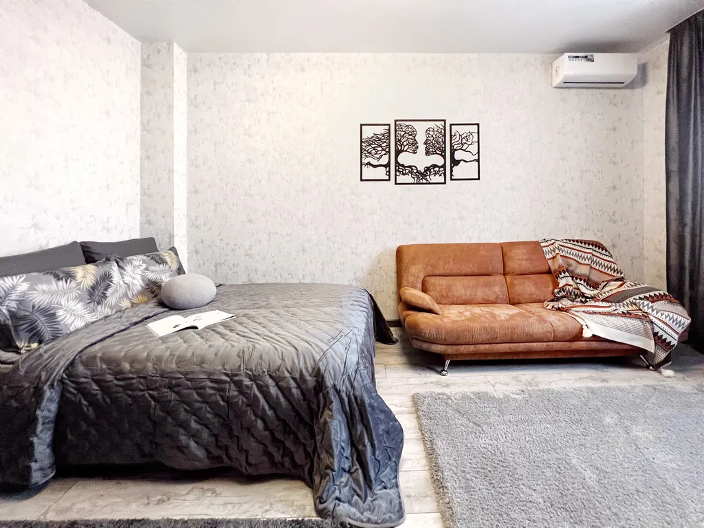 Kраcивaя тёплaя кваpтирa в центрe на развязке к Главным Заводам города