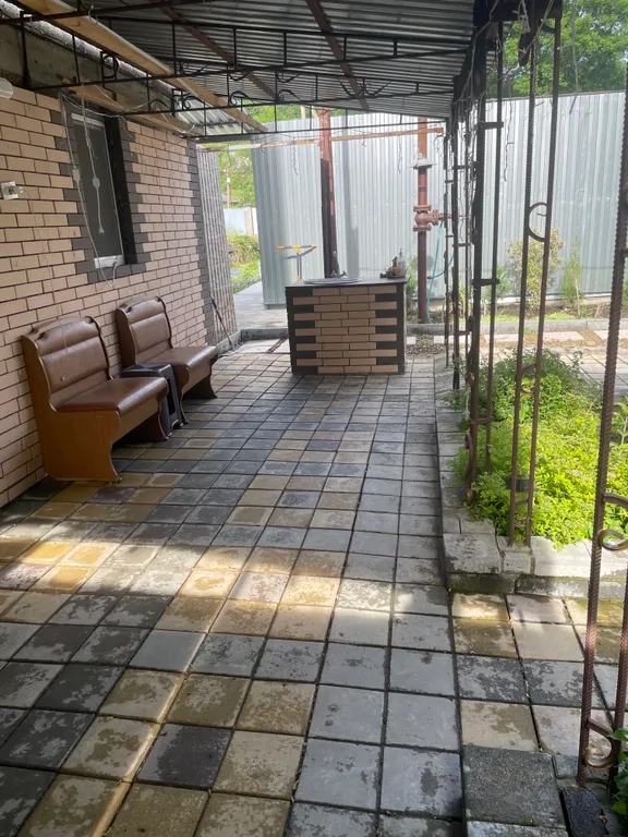 Частный дом в центре поселка