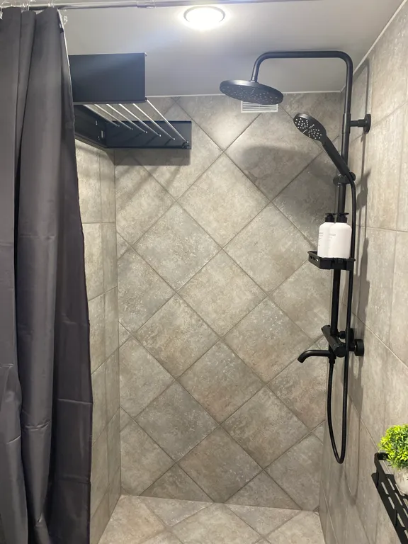 Уютный номер на берегу реки Волхов