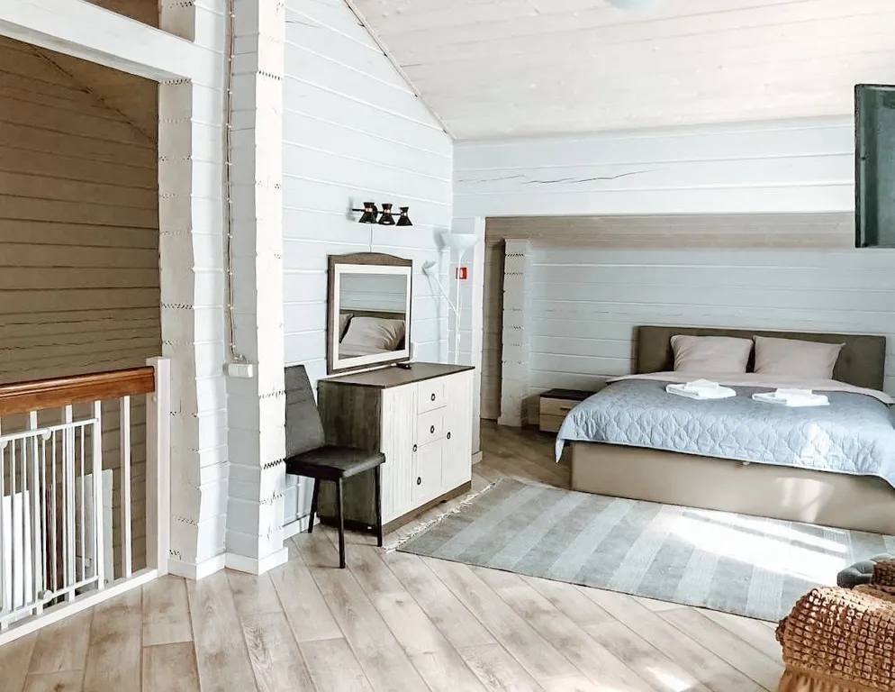 Большой дом N2 с сауной и камином на озере Лунном