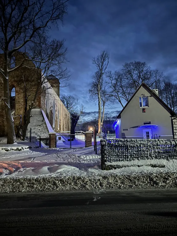 Коттедж Студия-мансарда с видом на средневековую кирху — Зеленоградск