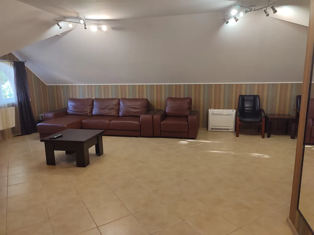 Уютный коттедж на западном