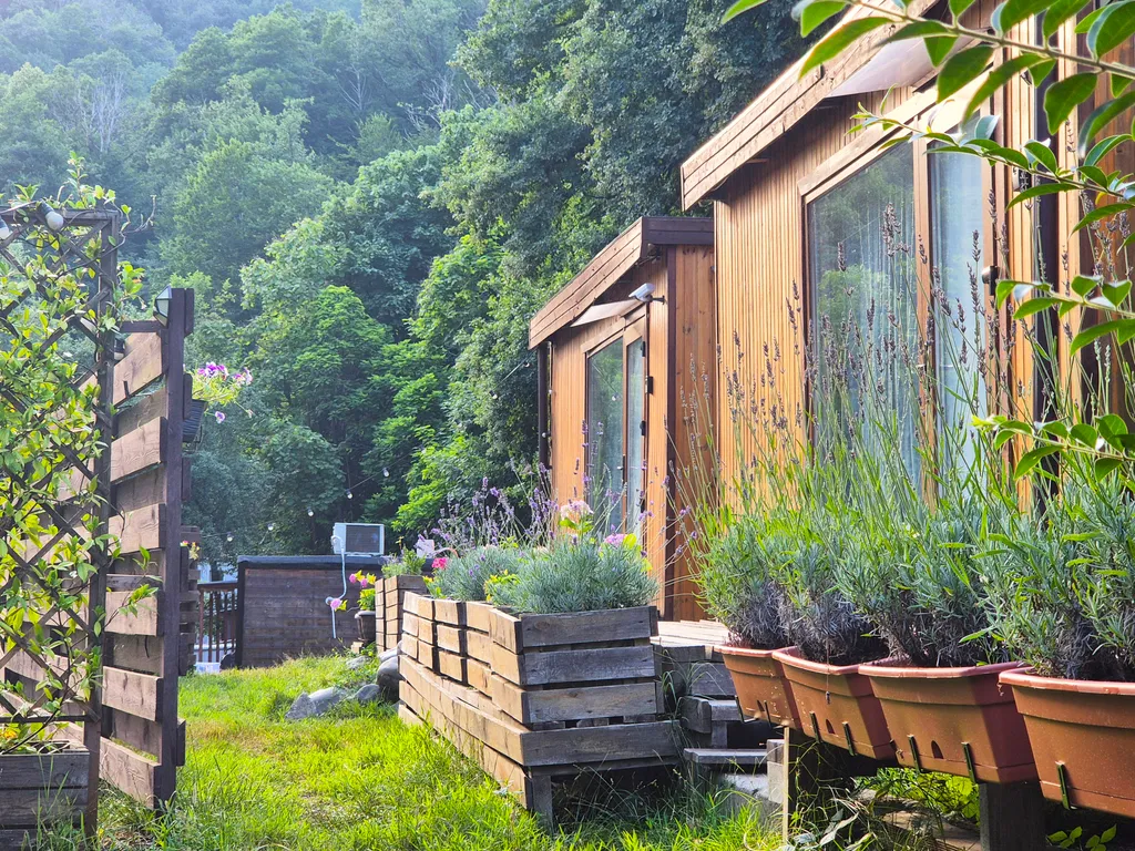 Мини-домик море с видом на горы