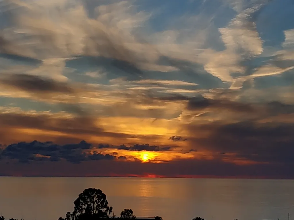 Уютная и чистая квартира с видом на море и горы