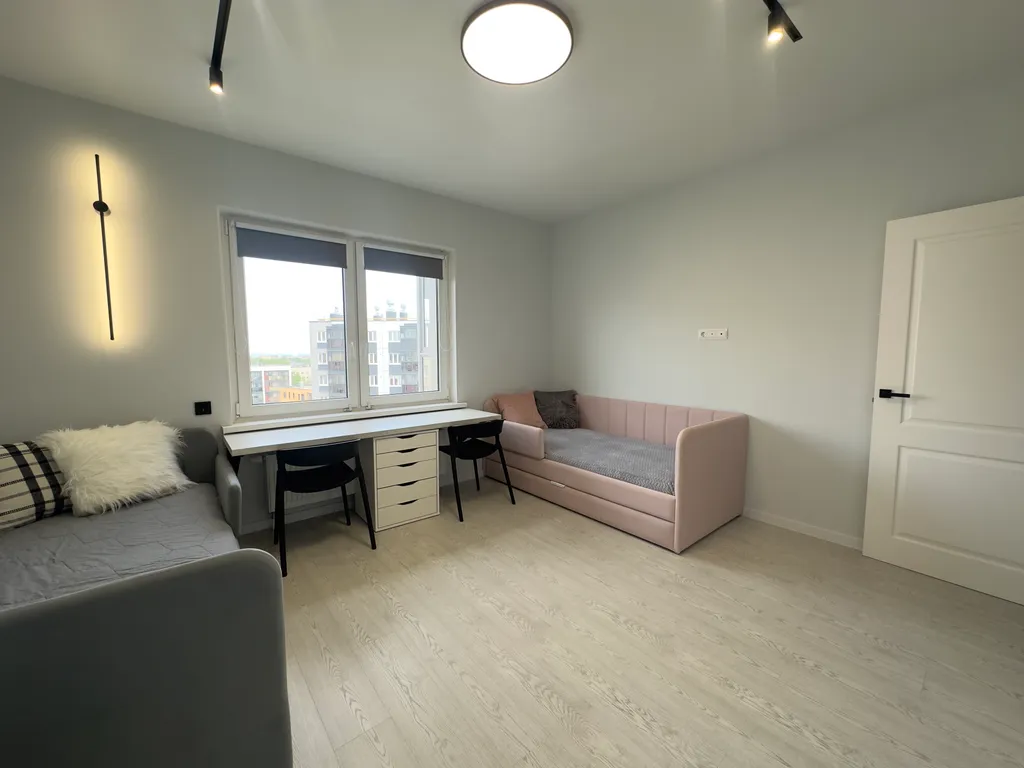 Видовая четырехкомнатная квартира в расширенном центре