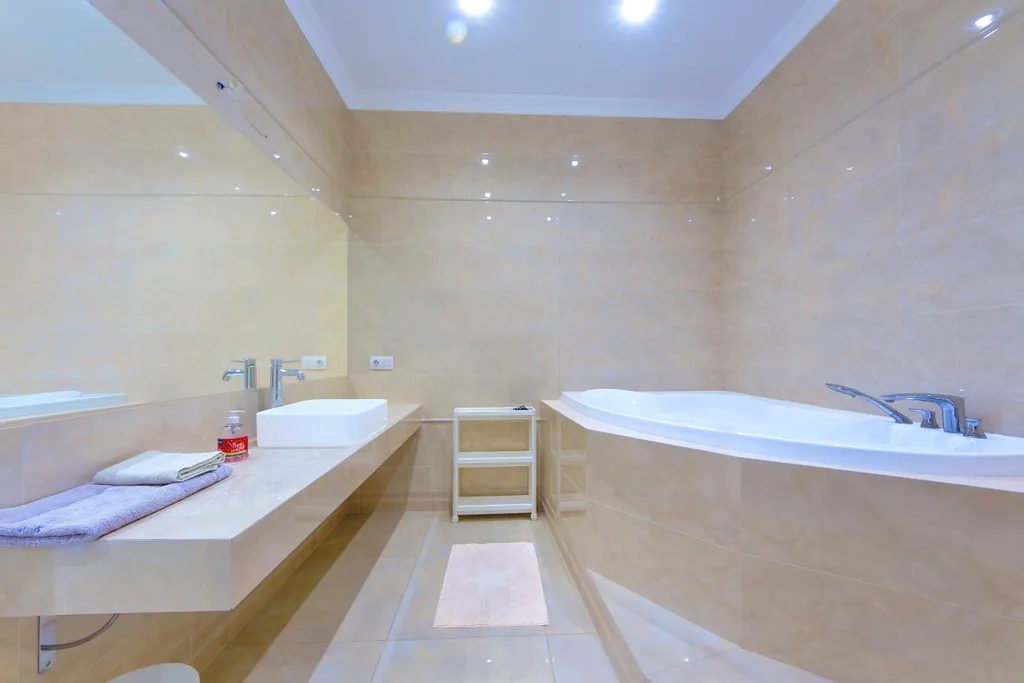 Стильная квартира на набережной