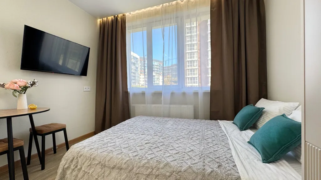 Уютная и светлая студия на Патрокле