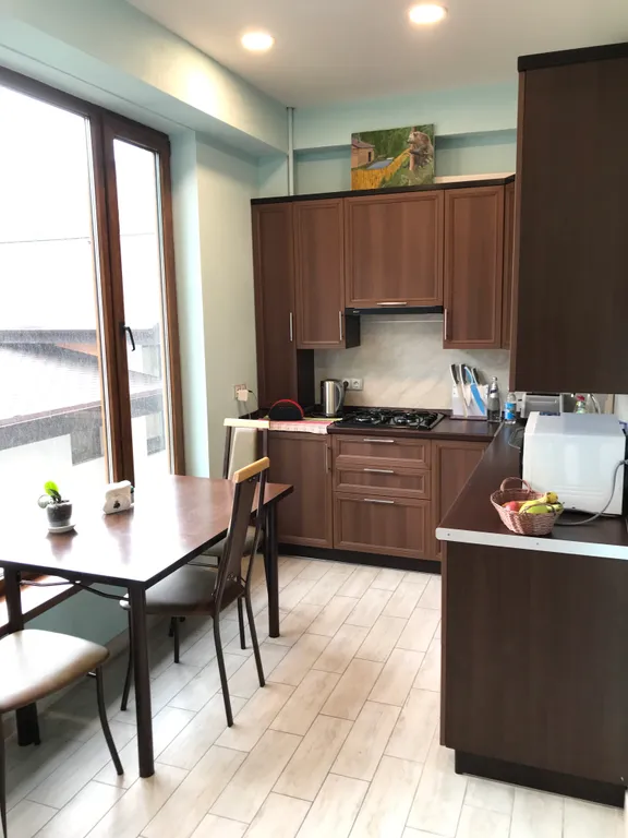 Панорамная студия с потрясающим видом на горы в центре красной поляны