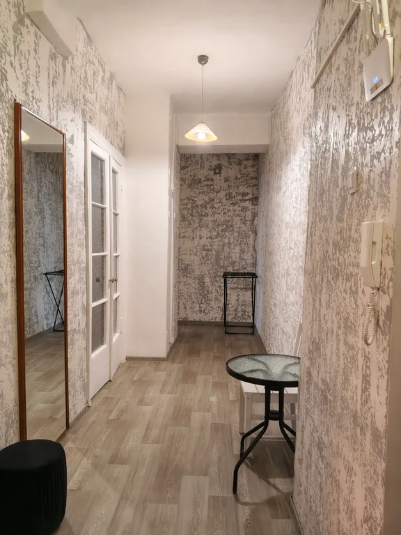 Просторная двухкомнатная квартира в исторической старой части города