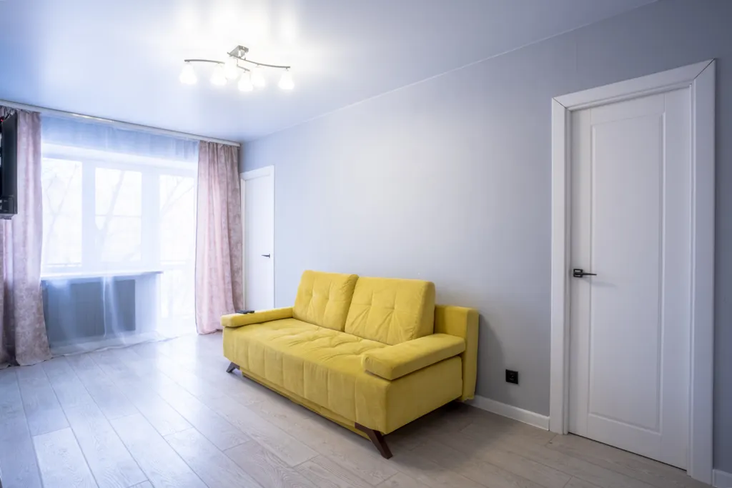 Евротрешка рядом с парком