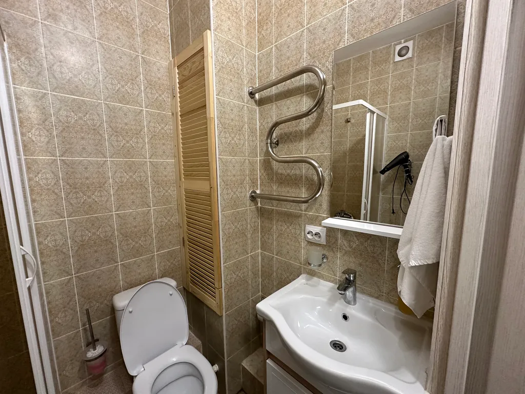 Светлая студия с видом на реку