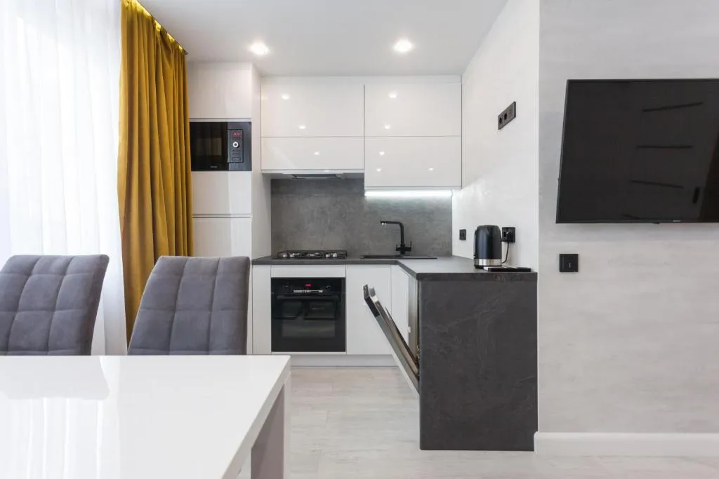 Современная 3-комнатная квартира напротив площади Победы