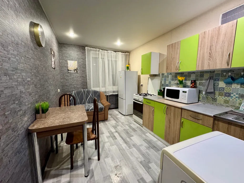 1-км. квартира на 5 спальных мест, рядом река Волга