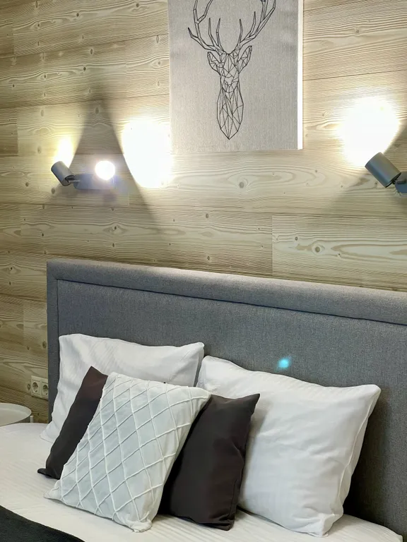 Дизайнерская квартира с бассейном и выделенной спальней