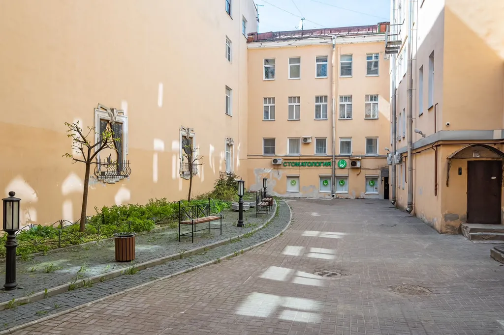 Стильная квартира с тремя спальнями и 2 санузлами у Спаса на Крови