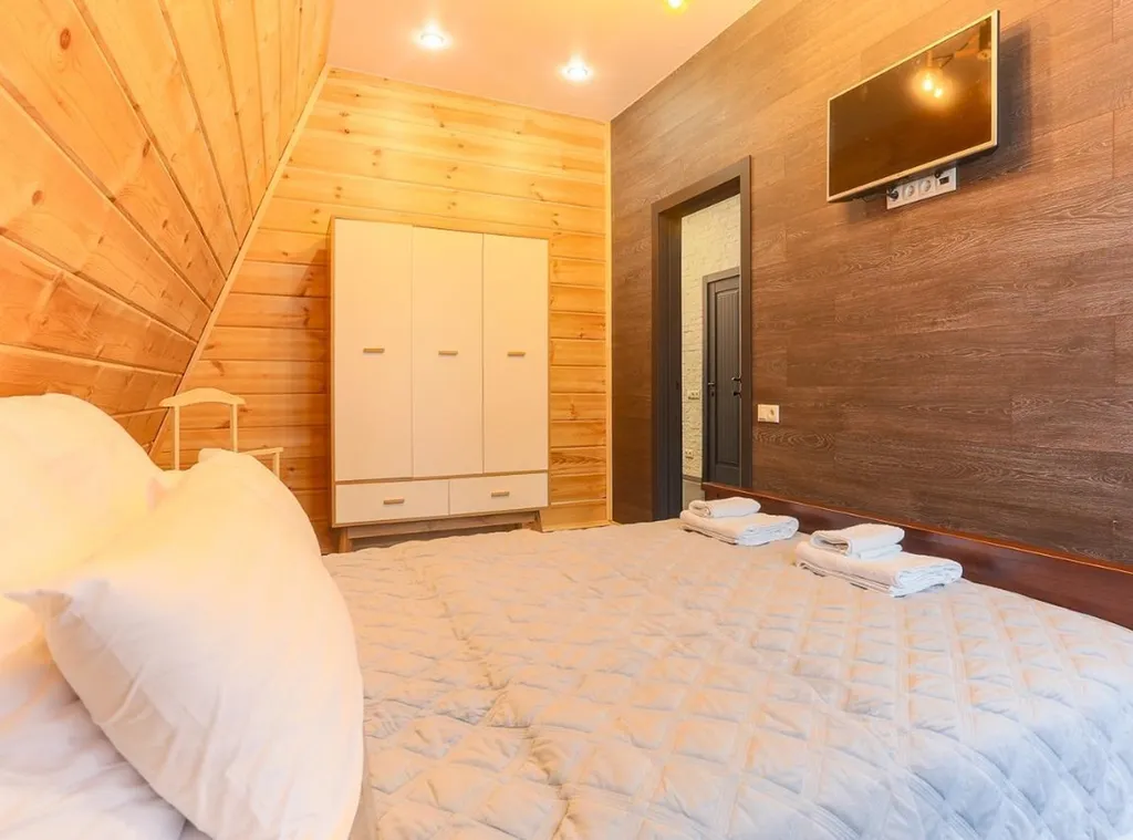 Большой дом a-frame в-небо с бассейном