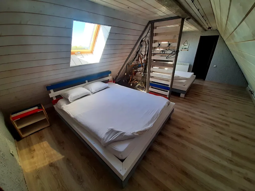 Двухуровневый номер с видом на море