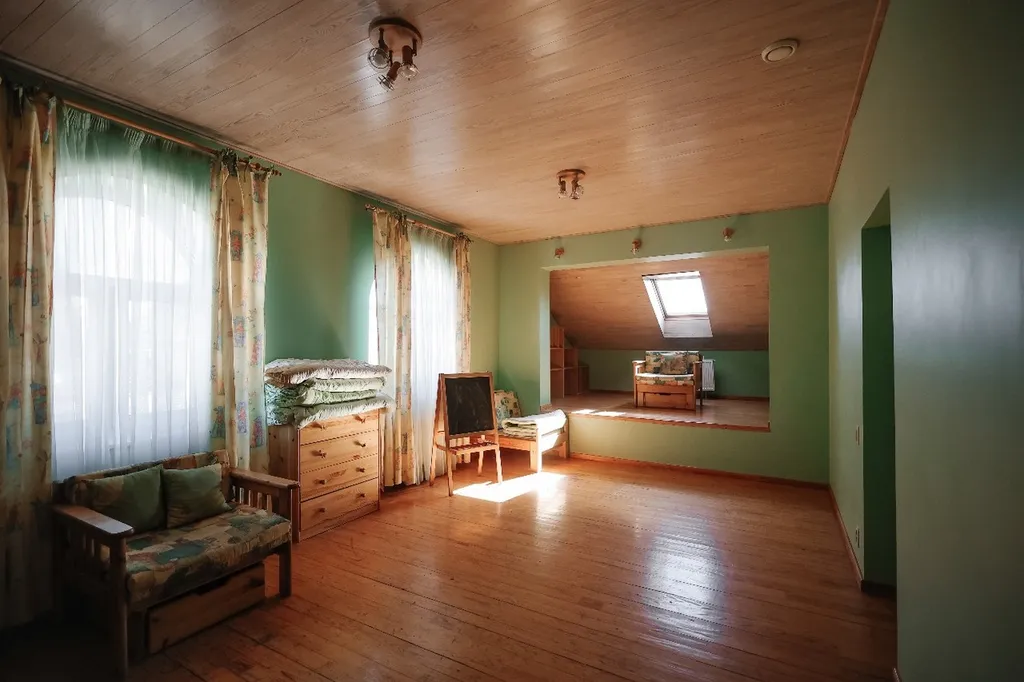 Коттедж возле леса