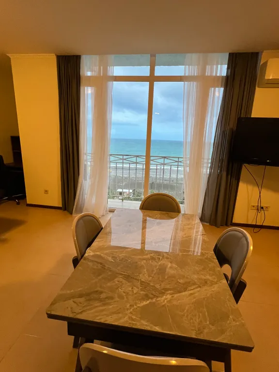 Квартира с видом на море, первая береговая линия