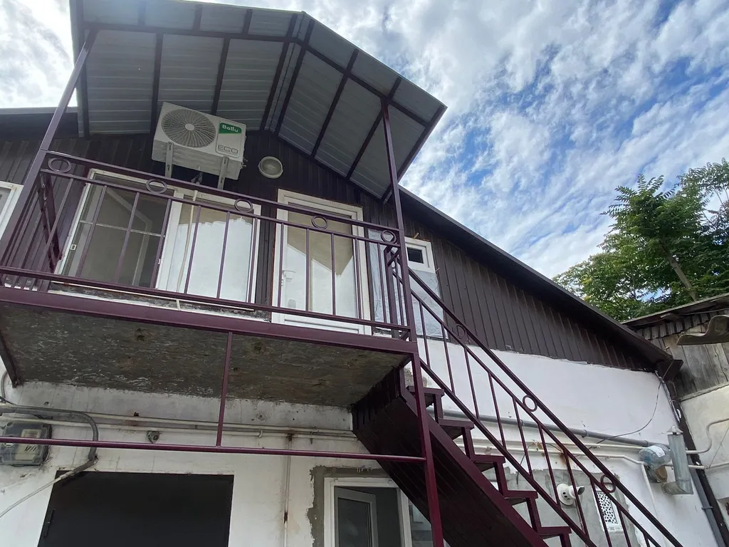 Коттедж Уютная мансарда-студия — аренда посуточно в Дербент