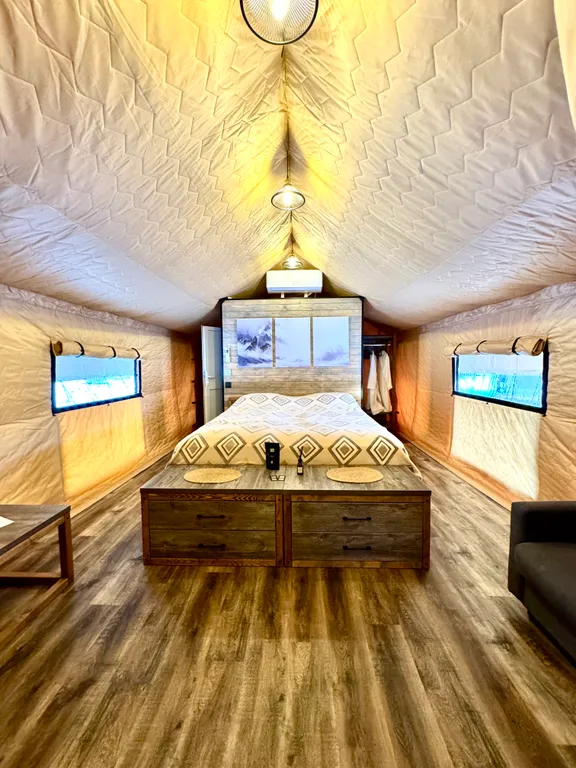 Домик-шатер