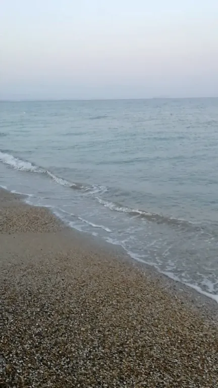 Уютный трёхместный номер на берегу моря