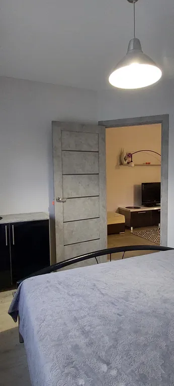 Уютный дом в черте города для комфортного отдыха в лесной местности