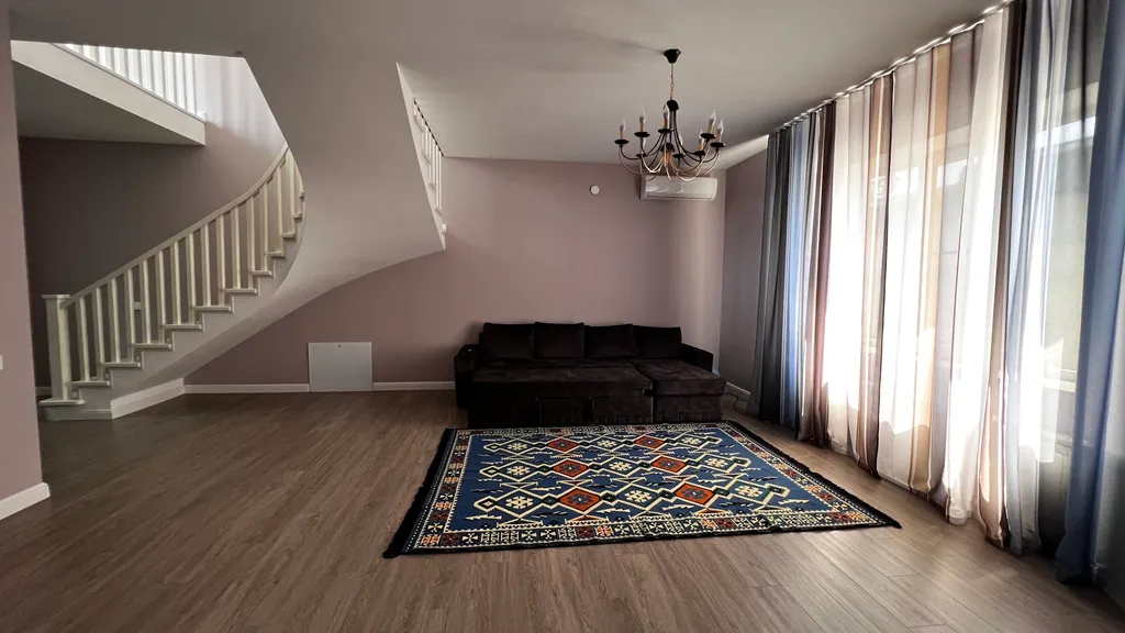 Дом у моря с беседкой