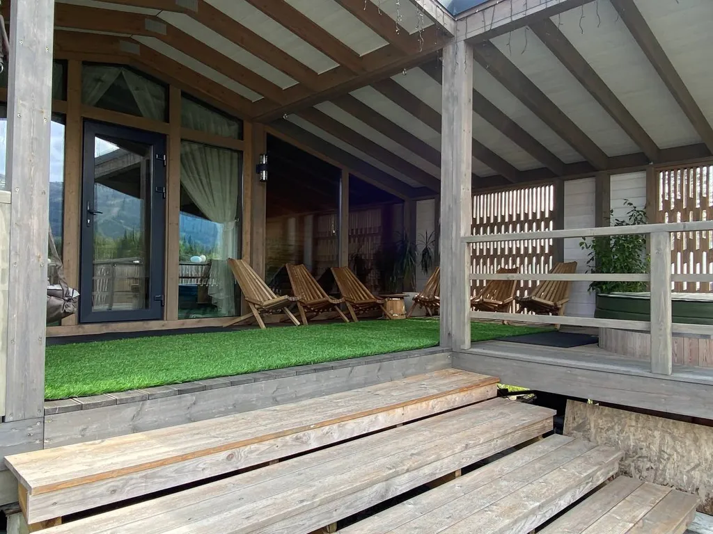 Уютный дом с видом на горы в стиле лофт с баней