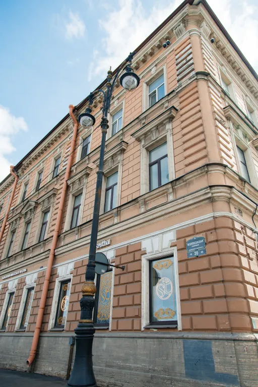 Квартира Квартира на набережной с окном в солнечный зеленый дворик — Санкт-Петербург