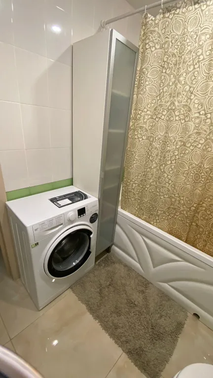 Дом в лесу у залива