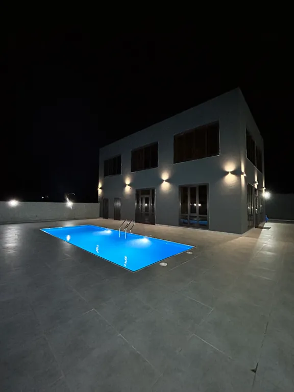 Дом в горах с теплым бассейном