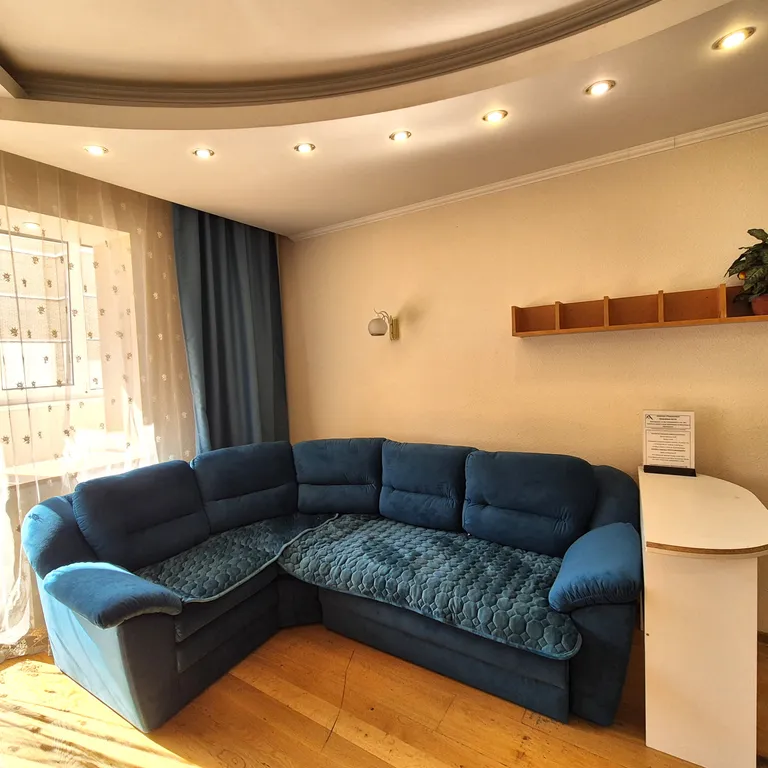 Большая светлая квартира на Колпакова