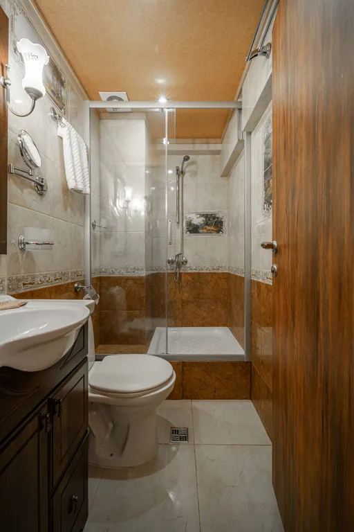 Двухместная комната с двуспальной кроватью НР