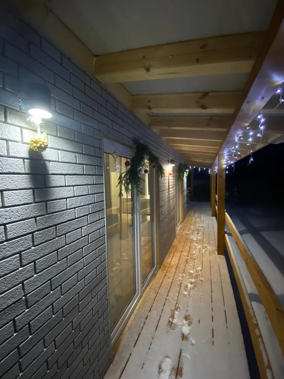 Дом с большой верандой