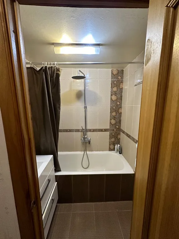 Бюджетная трешка в центре города