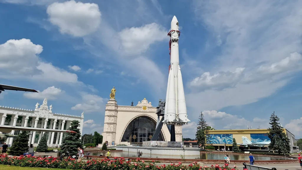 Квартира Уютная квартира рядом с метро ВДНХ в тихом зелёном дворе с парковкой — Москва