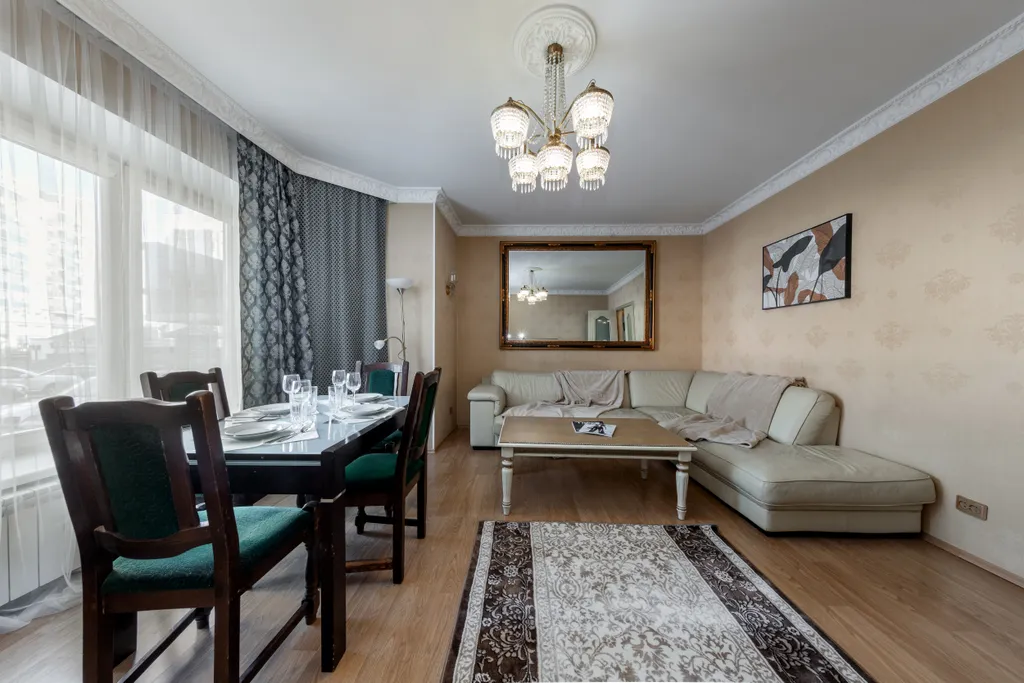 Квартира 3-комнатный апартамент с балконом в центре столицы — аренда посуточно в Минск