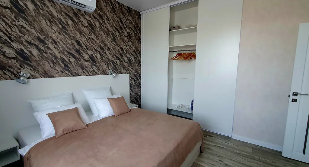 Живите с видом на НОВАТ - 
3 комнатная квартира БельЭтаж