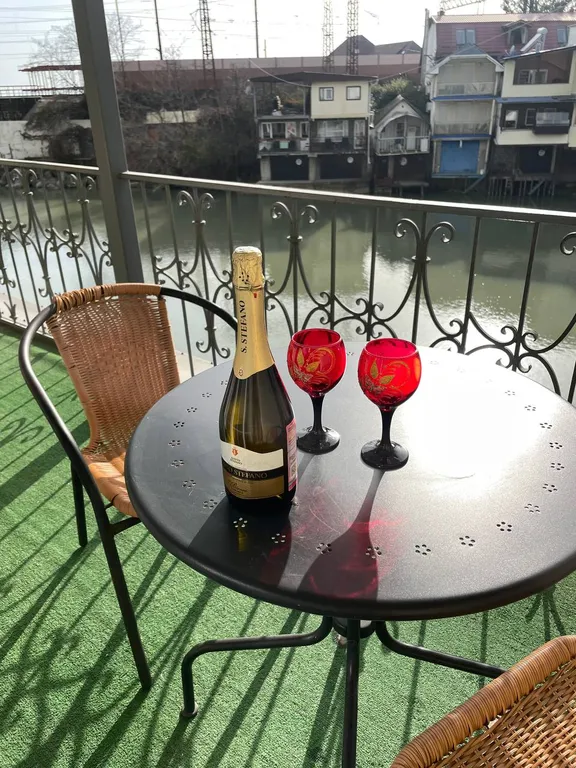 2-комнатный апартамент с террасой у моря