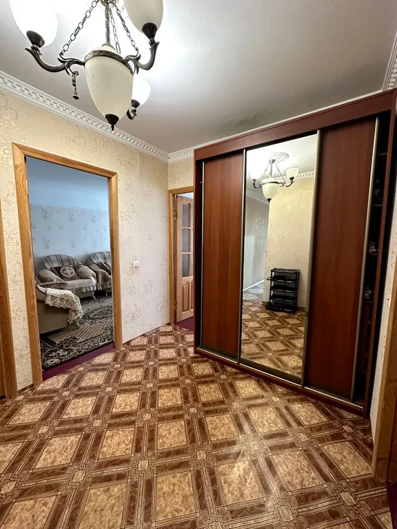 Квартира находится в центре посёлка Дубки