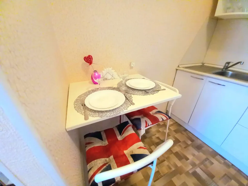 Рядом с вокзалом Томск-2 и жд больницей