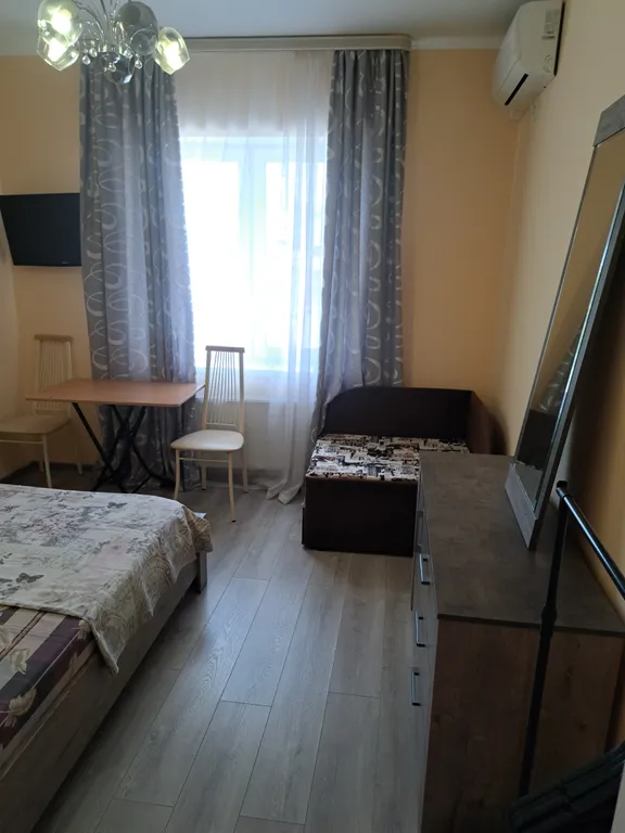 Уютный номер до 3 ч.-желательно 2взрослых и ребенок.3 взрослым тесно.