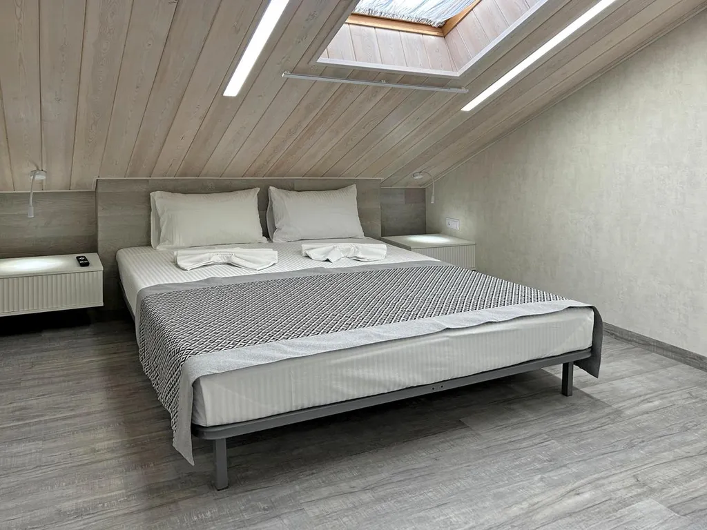 Шестиместный апартамент с террасой